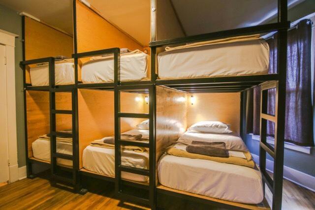 Honeycomb Hostel Kansas City Exterior photo